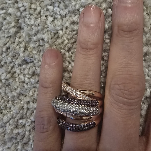 21kgp Dubai Jewelry Elegant Rose Gold and Silver Tone Ring Set - Picture 4 of 11